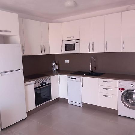 Victoria Court 2- Lovely Apartment 25 Arona  Exterior photo